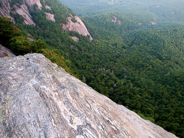 Whiteside Mountain between Cashiers 